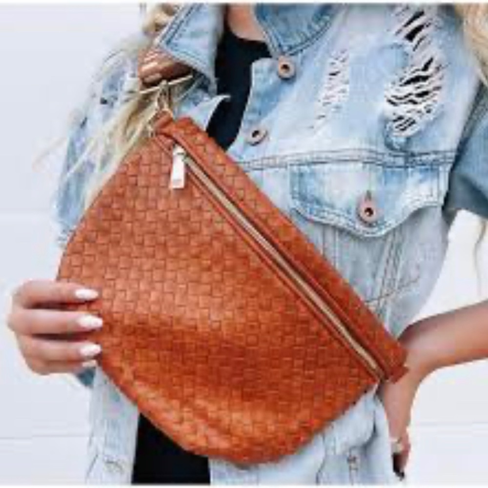 NWT Pretty Simple Woven Westlyn Crossbody Bag